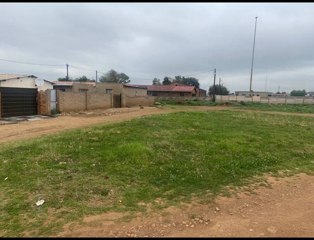270M² VACANT LAND FOR SALE IN STRETFORD